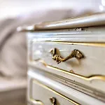 Boutique Palac Warmatowice Sienkiewiczowskie Bed & Breakfast