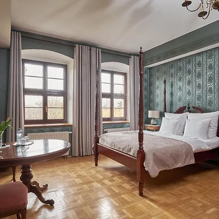 Nocleg ze śniadaniem Boutique Pałac Warmątowice Sienkiewiczowskie *