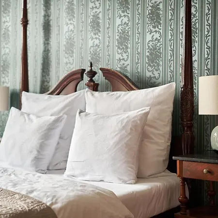 Boutique Palac Warmatowice Sienkiewiczowskie 3*