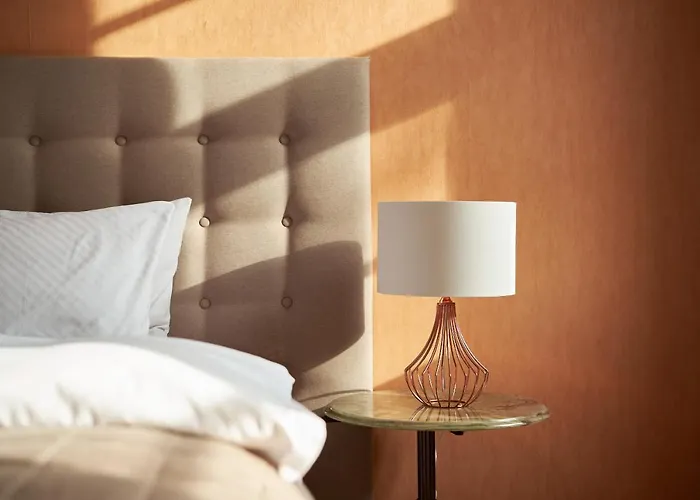 Bed & Breakfast Boutique Palac Warmatowice Sienkiewiczowskie 3*