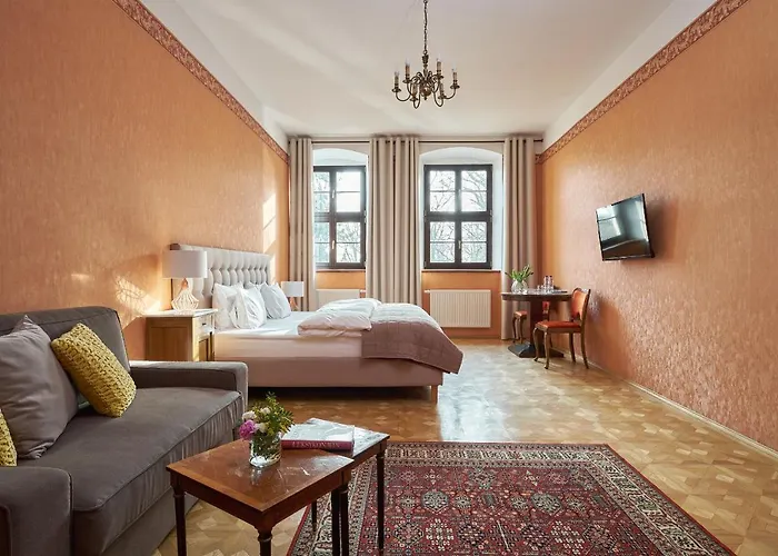 Boutique Palac Warmatowice Sienkiewiczowskie Bed & Breakfast 3*