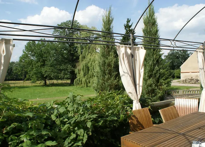 Boutique Palac Warmatowice Sienkiewiczowskie 3* Legnica