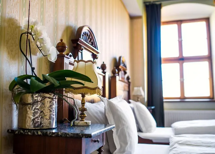 Bed & Breakfast Boutique Palac Warmatowice Sienkiewiczowskie