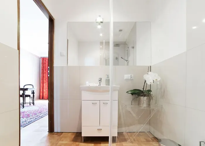 Bed & Breakfast Boutique Palac Warmatowice Sienkiewiczowskie