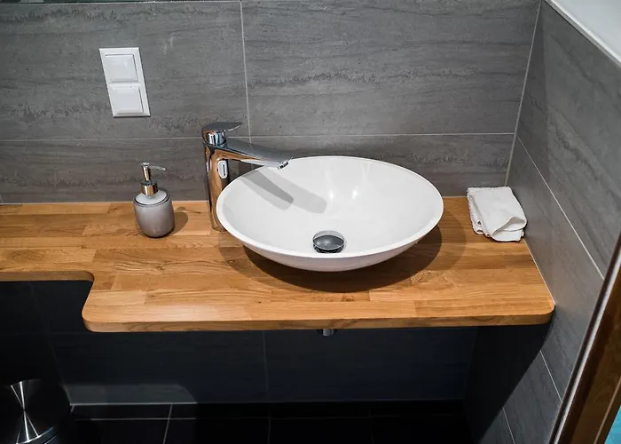 Bed & Breakfast Boutique Palac Warmatowice Sienkiewiczowskie Legnica